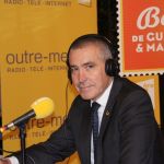 Philippe Ruelle en interivew en direct sur Outre mer Premie¦Çre radio Cre¦üdit photo COMECLA